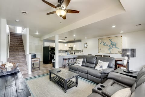 Boat Dock & Slip Access: Lake of the Ozarks Gem Apartment in Village Four Seasons