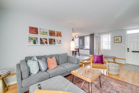 < 1 Mi to Waterfront: Old Town Alexandria Home! House in Alexandria