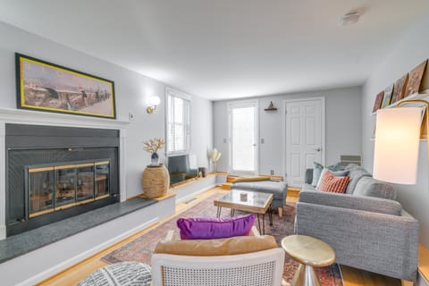 < 1 Mi to Waterfront: Old Town Alexandria Home! House in Alexandria