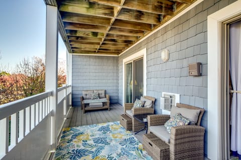 1/2 Mi to Ocean City Beach! Poolside Retreat Apartment in Ocean City