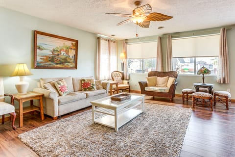 Pet Friendly Home on Lake w/ Dock, Firepit & More! House in Michigan