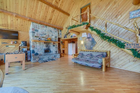 Secluded Log Cabin < 1 Mi to Munger State Trail! House in Minnesota