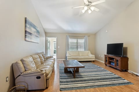 Pet-Friendly Home w/ Backyard in Cape Coral! House in Cape Coral