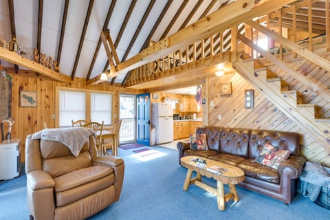 Cozy Chemo Pond Cabin w/ Dock & Waterfront Views House in Penobscot