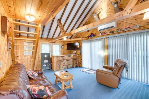 Cozy Chemo Pond Cabin w/ Dock & Waterfront Views House in Penobscot