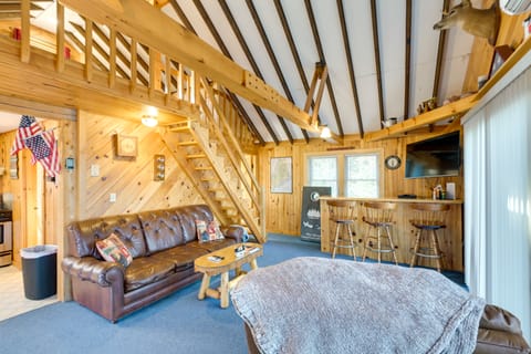 Cozy Chemo Pond Cabin w/ Dock & Waterfront Views House in Penobscot