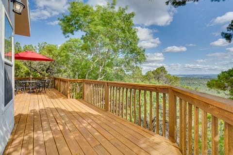 Jonestown Retreat w/ Deck: 6 Mi to Lake Travis! House in Jonestown