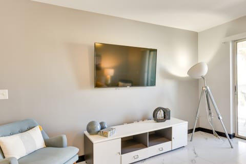 Winter Getaway: Destin Condo by Golf & Dining Apartment in Destin