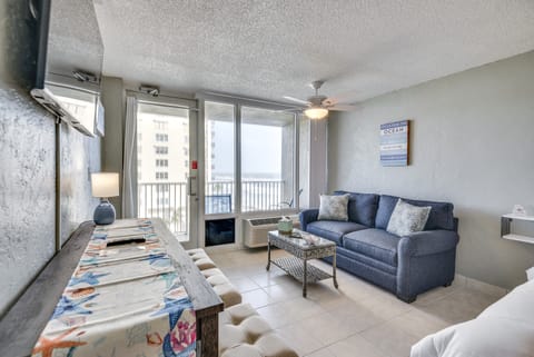 Breezy Daytona Beach Studio w/ Balcony & Views! Apartment in Daytona Beach Shores