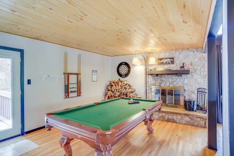 Ruidoso Cabin Retreat w/ Multi-Level Deck House in Ruidoso