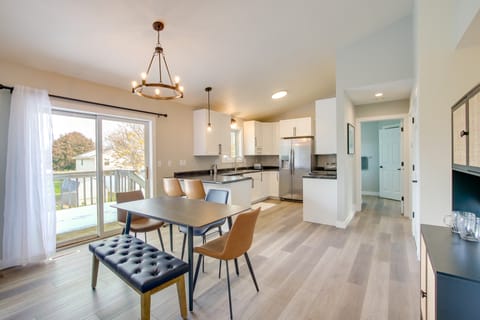 Bright Little Chute Condo w/ Deck & Yard! Apartment in Wisconsin