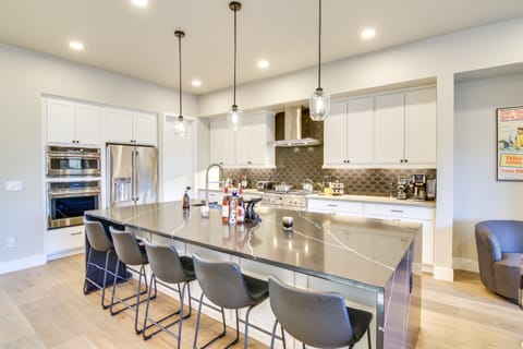 Modern Bozeman Escape w/ Bridger Mountain Views! Apartment in Bozeman