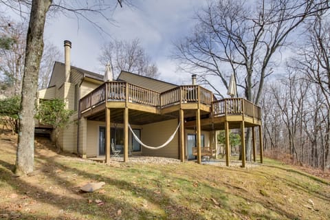 Wintergreen Resort Getaway w/ Deck, Mountain View! House in Massies Mill