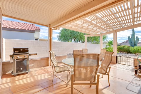 Hike & Golf! Extended Surprise Stay w/ Pool Access House in Sun City Grand