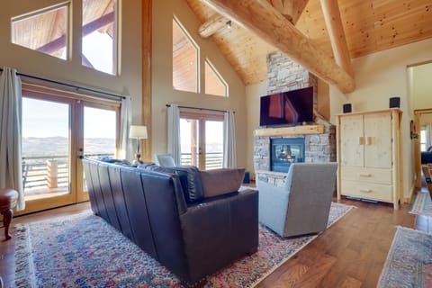 Game Room + Views: Angel Fire Escape House in Angel Fire