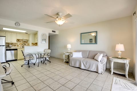 Oceanfront Ormond Beach Condo: Community Perks! Apartment in Ormond By The Sea