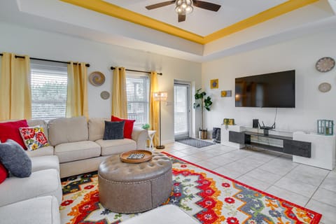 Steps to Beach: Oceanside Townhome w/ Heated Pool Apartment in South Padre Island