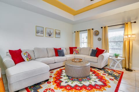 Steps to Beach: Oceanside Townhome w/ Heated Pool Apartment in South Padre Island