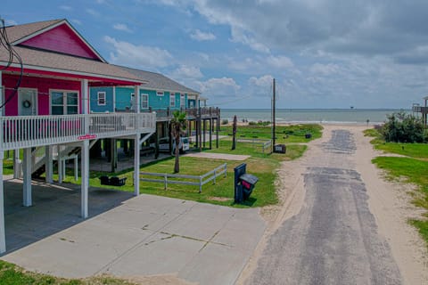 Families w/ Pets! Ocean-View Crystal Beach Retreat House in Bolivar Peninsula