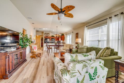 Screened Lanai & Grill: Home in The Villages House in The Villages