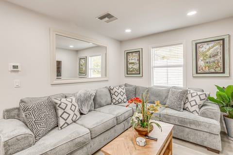 Heated Pool + Backyard: North Palm Beach Retreat! House in Palm Beach Gardens