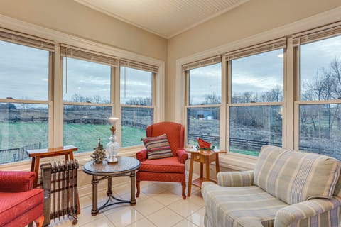 6 Mi to Bourbon Trail: Group Estate on 20 Acres House in Indiana