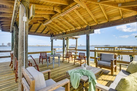 Pool + Game Room: Riverfront Daytona Escape! House in South Daytona