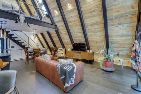 Stunning A-Frame Cabin, Steps to Clark Fork River House in Idaho