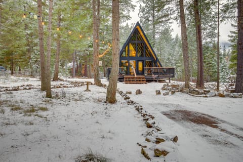 Stunning A-Frame Cabin, Steps to Clark Fork River House in Idaho