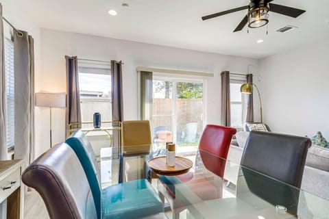 Modern Houston Retreat w/ Patio, 11 Mi to Dtwn House in Houston