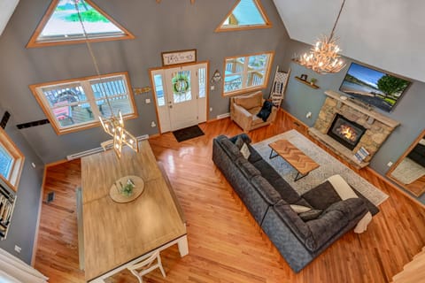 1 Mi to Beach: Pocono Lake Chalet w/ Decks House in Coolbaugh Township