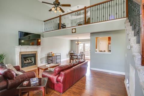 Large Clarksville Family Home ~ 4 Mi to Speedway! House in Clarksville