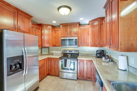 Large Clarksville Family Home ~ 4 Mi to Speedway! House in Clarksville