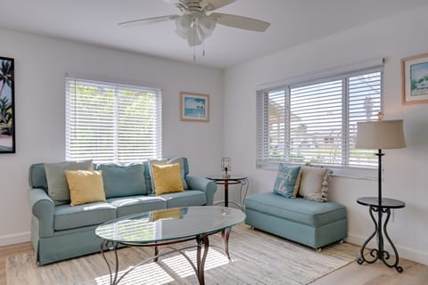 Cozy & Bright Naples Abode w/ Community Amenities! Apartment in Naples