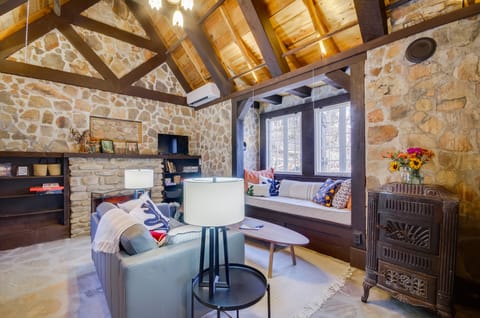 Cozy Steelville Retreat: River + Trail Access! House in Ozark Mountains