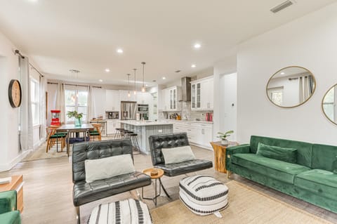 3 Mi to USF: Dog-Friendly Home w/ Large Yard House in Lutz