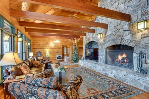 Lakefront Custom-Built Mentone Home: Game Room! House in Alabama