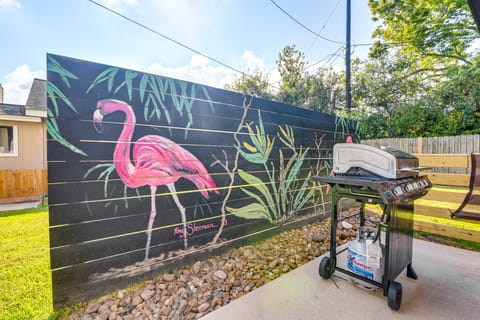 South Houston Townhome w/ Patio & Gas Grill! Apartment in South Houston