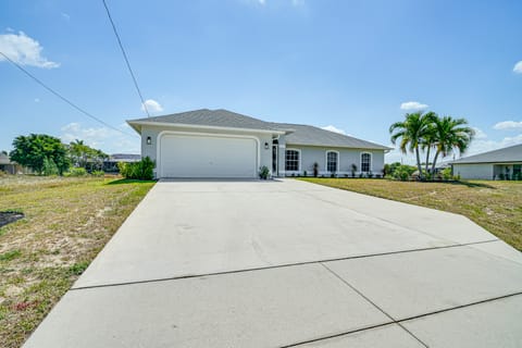 Heated Pool, 1 Mi to Golf! Cape Coral Canal Escape House in Cape Coral