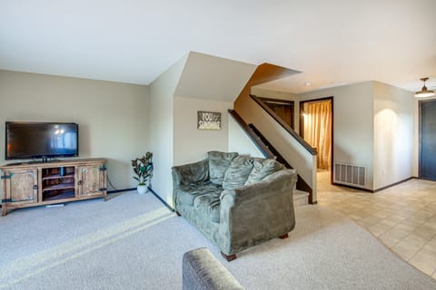 Cecil Vacation Rental: Walk to Shawano Lake! Apartment in Wisconsin