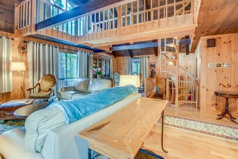 Charming Tamworth Cabin w/ Grill & Fireplace House in Madison