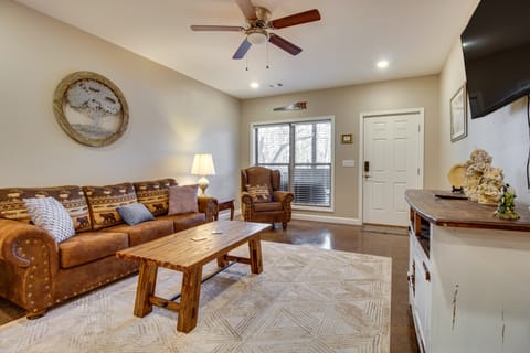 Cozy Bull Shoals Condo Getaway ~ 1 Mi to Lake! Apartment in Bull Shoals