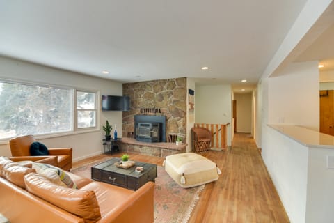 6 Mi to Staunton State Park: Conifer Home w/ Deck House in Park County