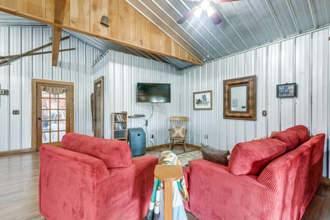 Rustic Lake City Studio Near Ichetucknee Springs! Apartment in Florida