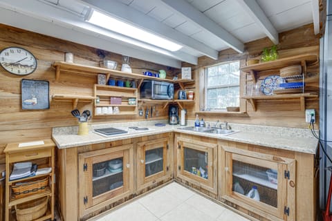 Rustic Lake City Studio Near Ichetucknee Springs! Apartment in Florida