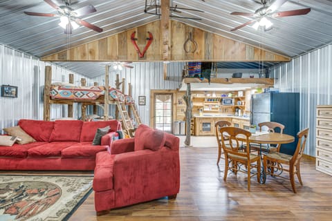 Rustic Lake City Studio Near Ichetucknee Springs! Apartment in Florida