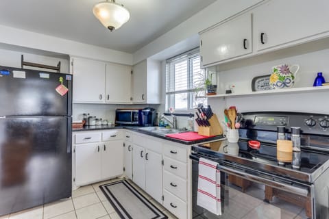 Dog-Friendly Denver Apartment w/ Shared Yard! Apartment in Englewood