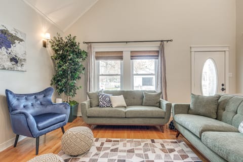 Brenham Rental w/ Deck & Yard < 1 Mi to Downtown! House in Brenham