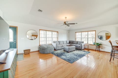 Game Room & Large Yard: Vinita Farmhouse! House in Ozark Mountains