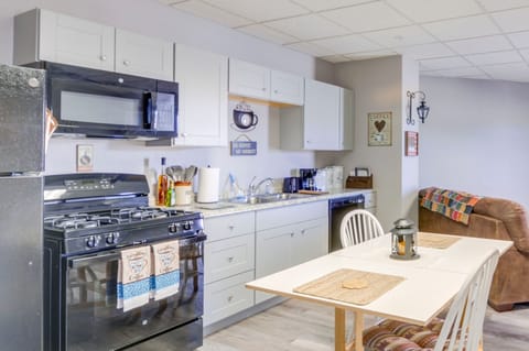 Convenient Del Norte Apt Near Hiking & Downtown! Apartment in Del Norte